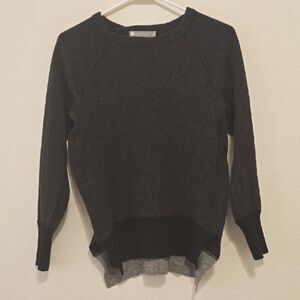 IN Cashmere Gray Crew Neck Sweater with Fine Knit Texture